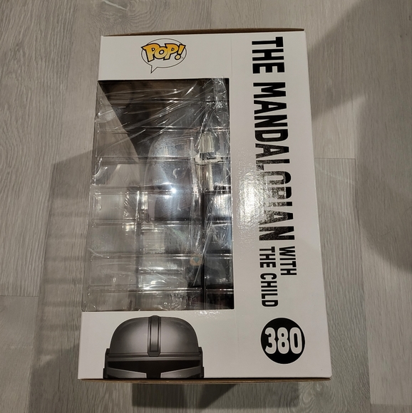 Funko POP! Star Wars: The Mandalorian with The Child - Picture 4 of 5